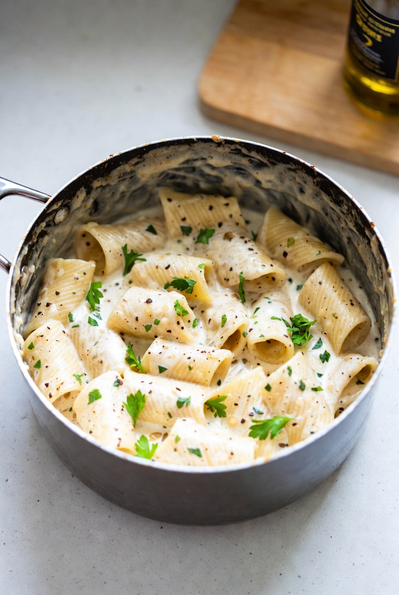 Incredible One-Pot Creamy Garlic Parmesan Pasta (51 chars)